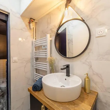 Ile Saint Louis, Notre Dame, 1 2 A 4p Apartment *
